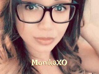 MonikaXO