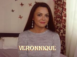 VERONNIQUE_